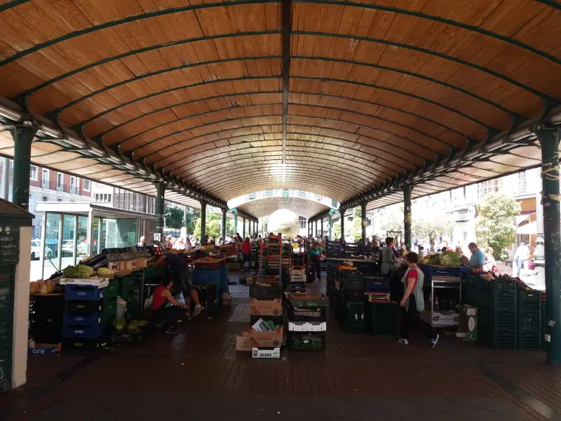 Mercado en la Plaza de España de Valladolid